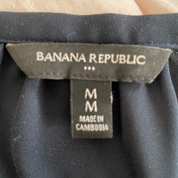 🌸 Navy Blouse 🌸 - Picture 5 of 5